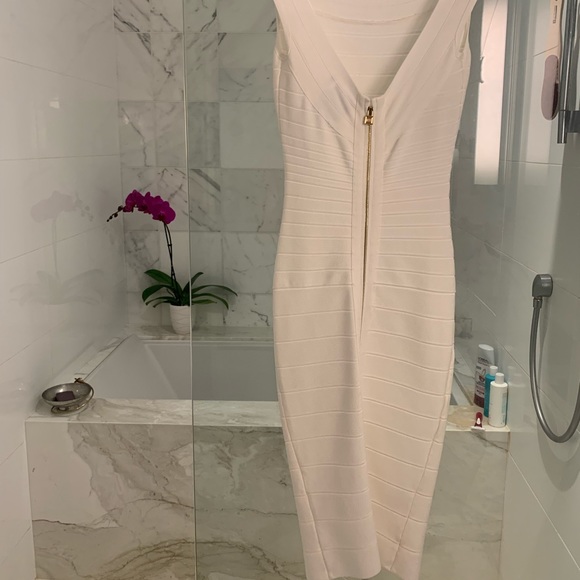 COPY - Herve leger like new white body con dress - Picture 2 of 3